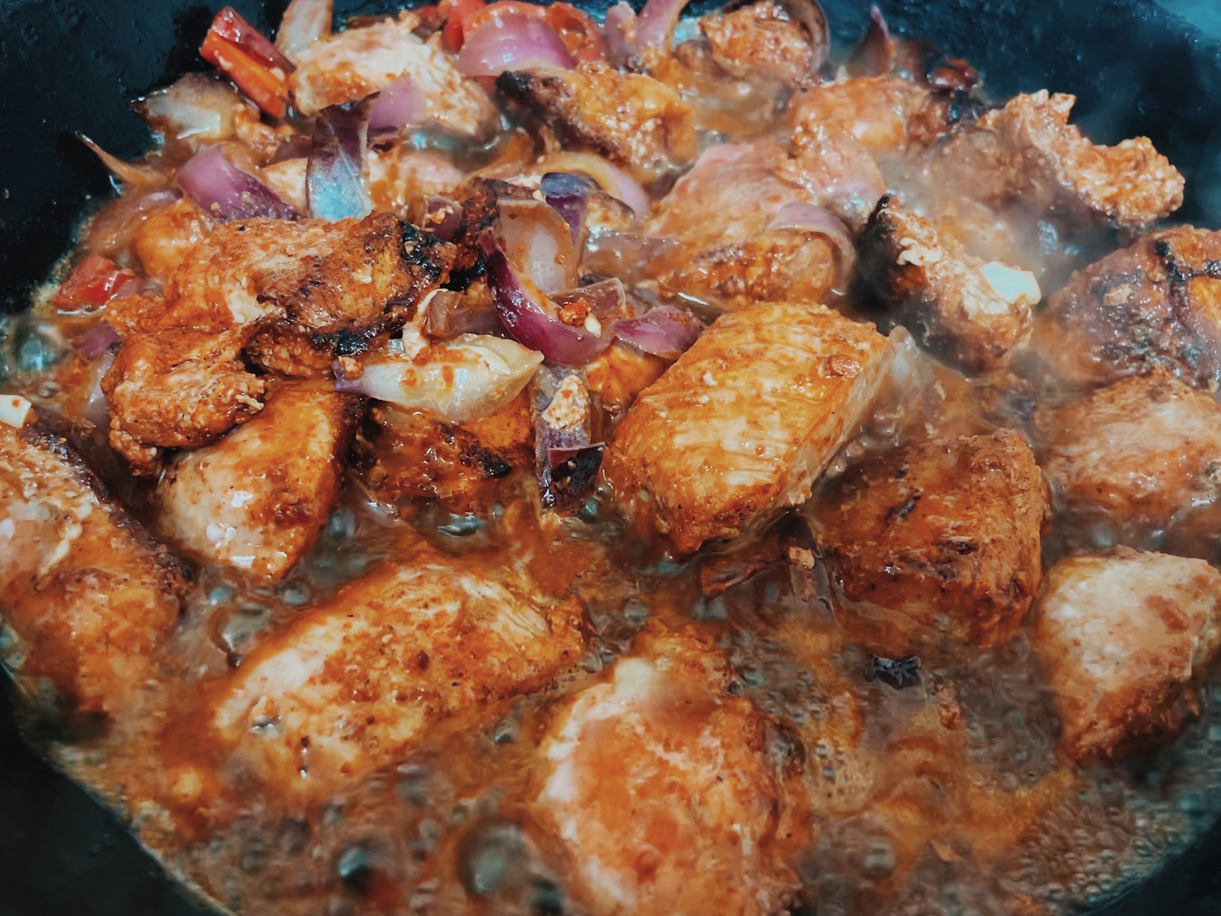 Chicken cooked on tawa Mughlai style (8 Pcs)