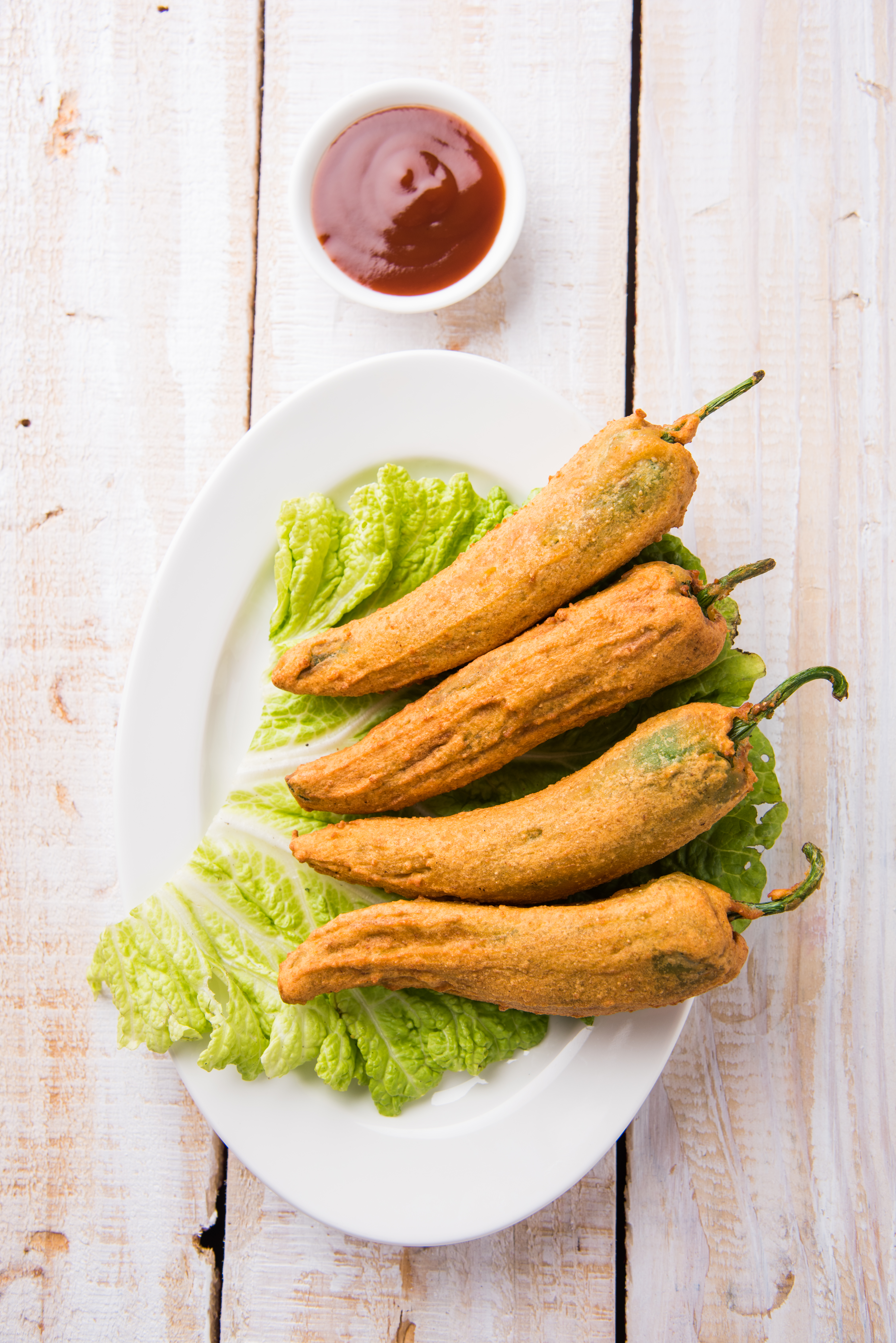 Stuffed chili fritters (4 Pcs)